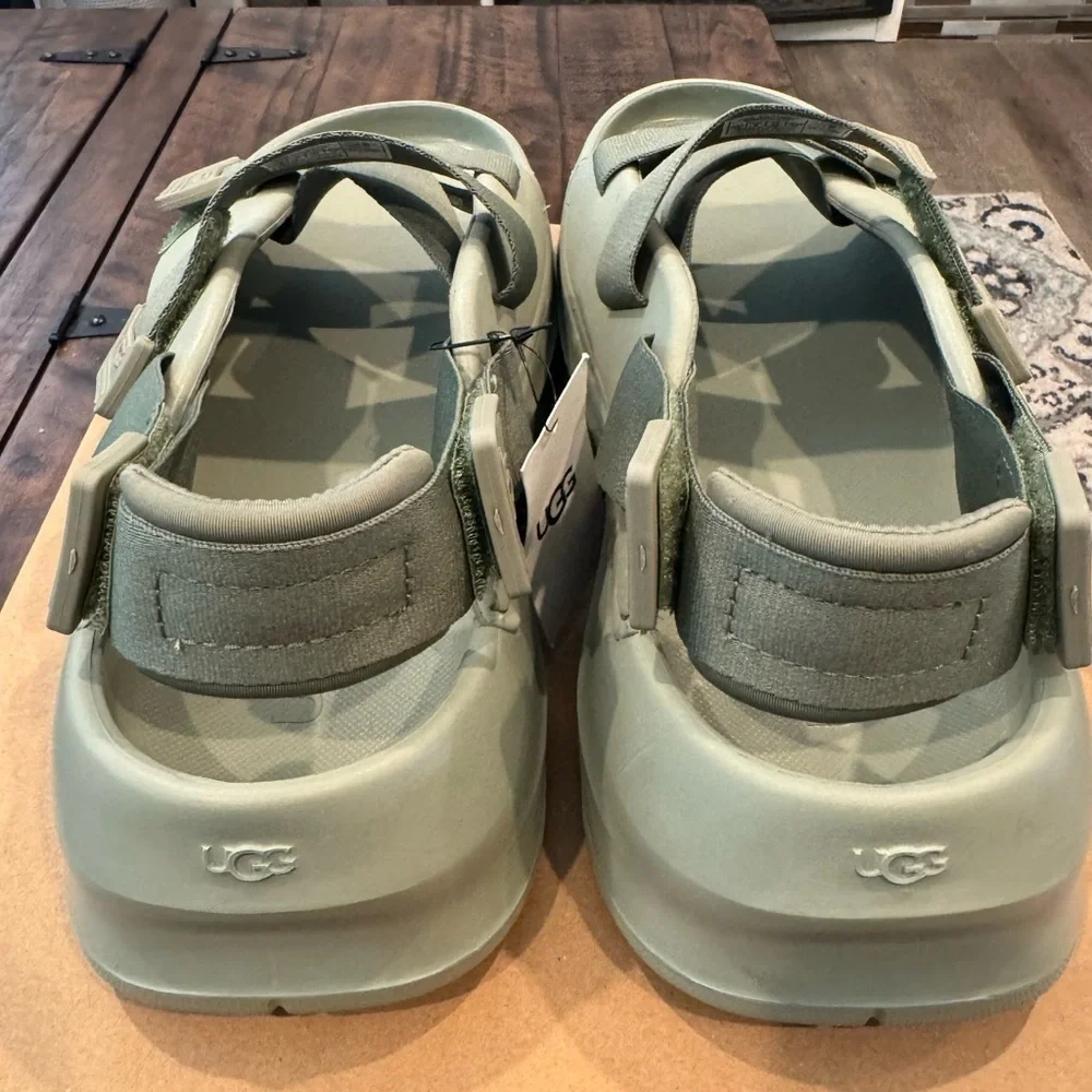 UGG Stratus Sandal